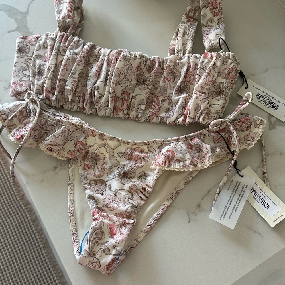 Montce bikini SET Venecia Victoria top L / Uno ruffle bottoms M